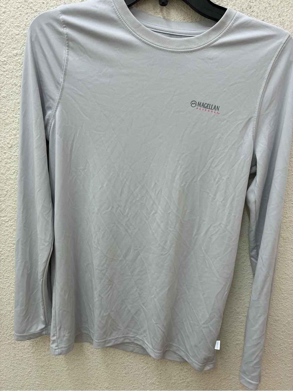 Magellan Outdoors Light Gray Long Sleeve Performance Tee